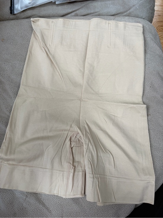 Bestena Other - High-Waist Seamless Shaping Shorts in Cream